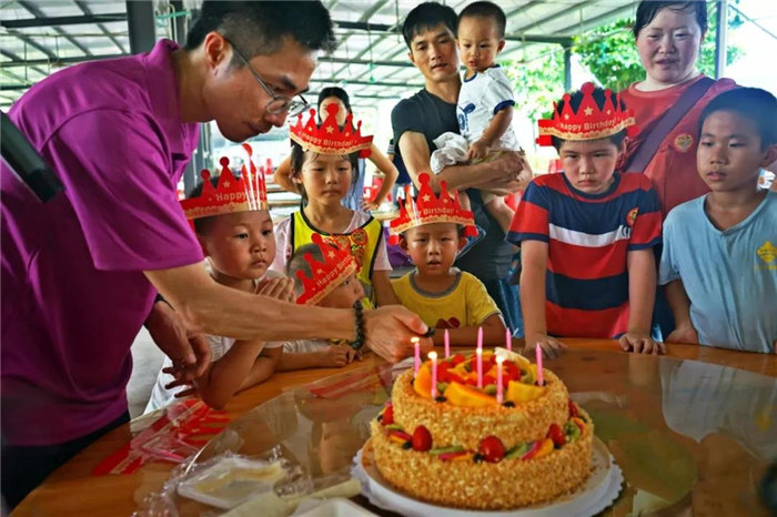 2019年博皓親子游活動(dòng)之給七月寶寶過生日